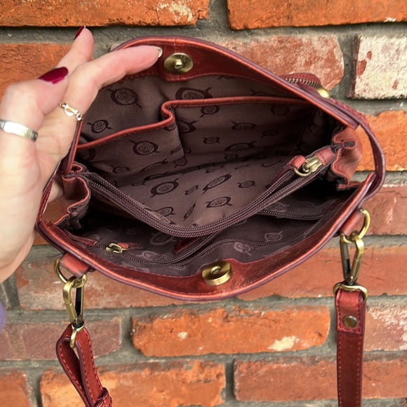 Born Crossbody - Picture 5 of 11